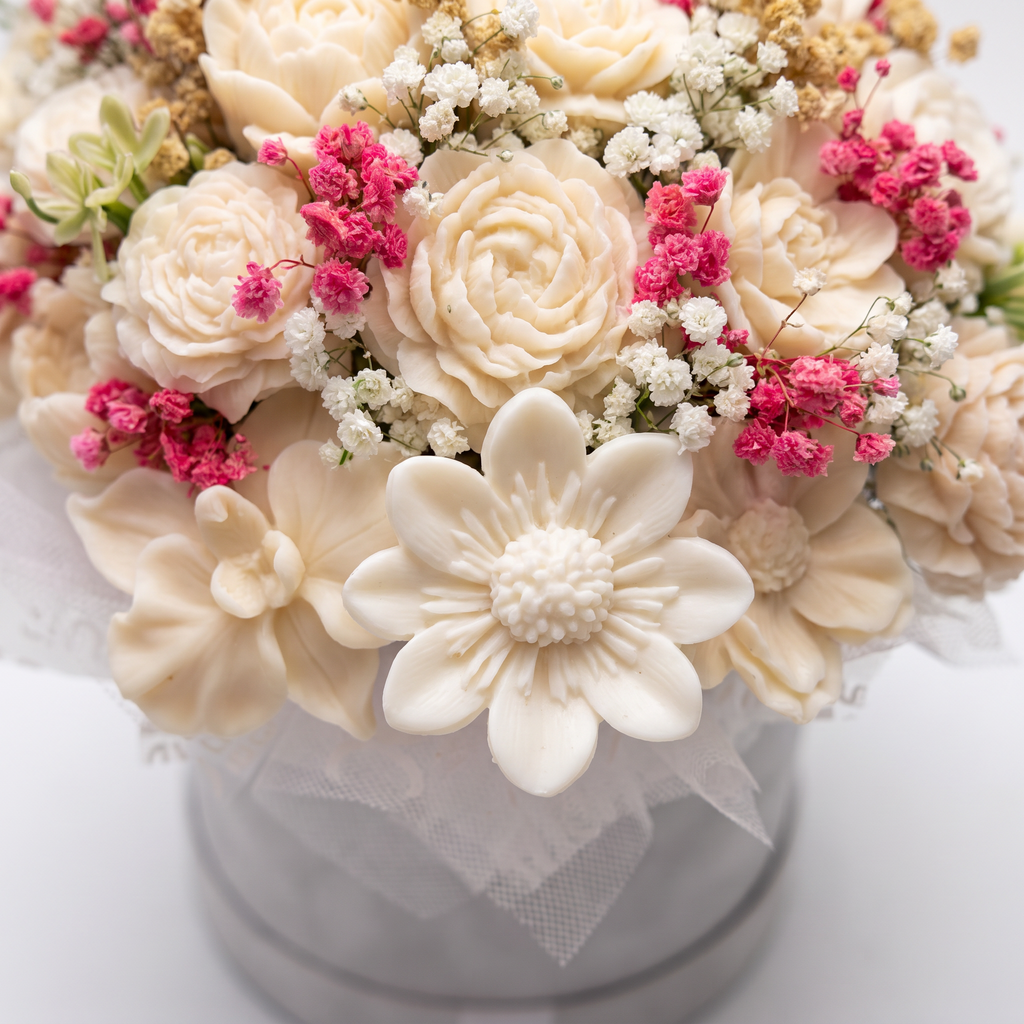 Velvet Cream Bouquet
